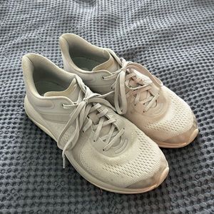 Lululemon Chargefeel Low Shoes size 10